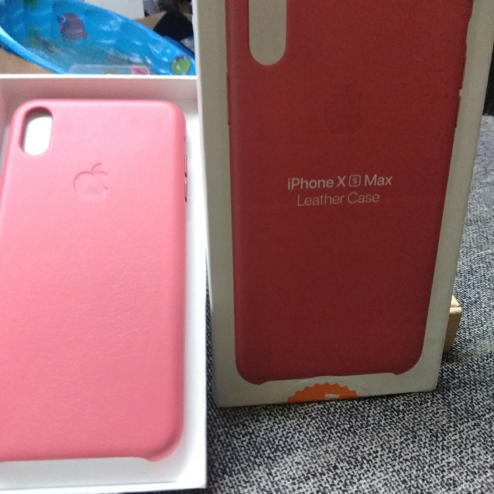 IPhone cases - Picture 2 of 3